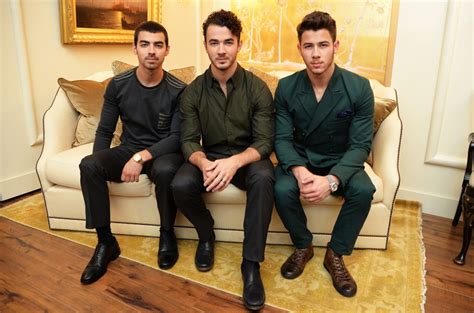 Jonas Brothers Reunion: Fans Freak Out on Twitter Over Their Tease ...