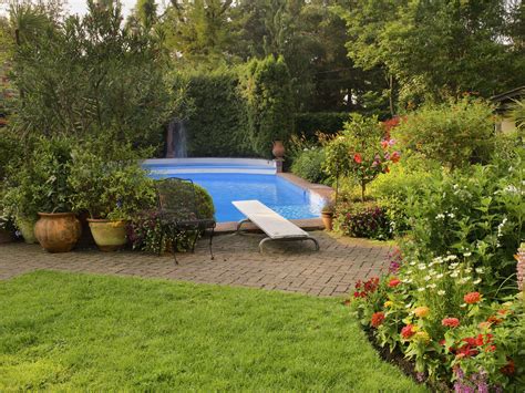 What to Consider Before Landscaping by a Swimming Pool