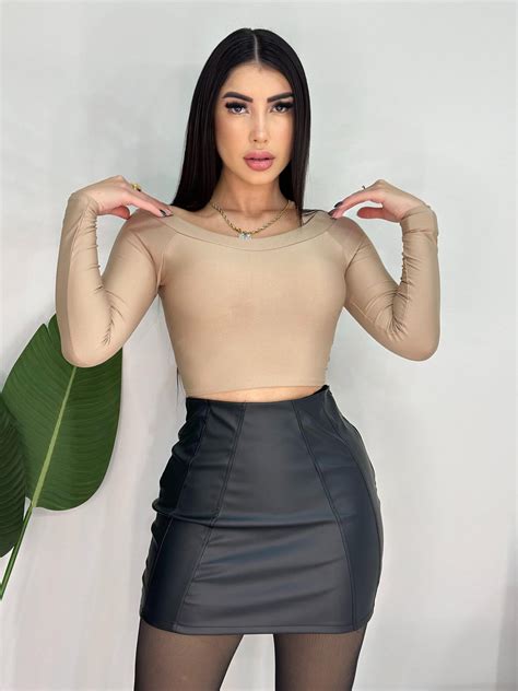 CROPPED OMBRO A OMBRO NUDE Imperio Da Moda