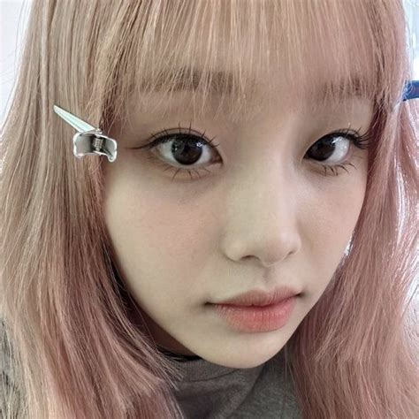 Lq Chuu Icon Pfp Pink Hair Loona Kpop Girl Groups Korean Girl Groups