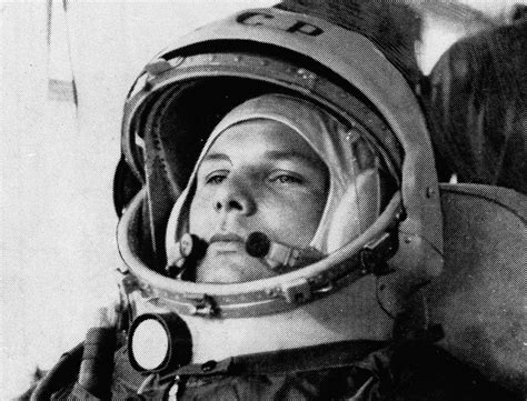 Сошедшие с небес: человеческие истории и тайны первых в мире космонавтов