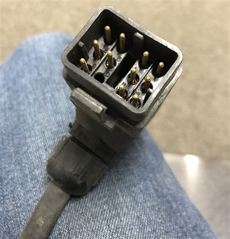 Nordson Hot Melt Adhesive Hose C V W Foot Length Degree Plug Used