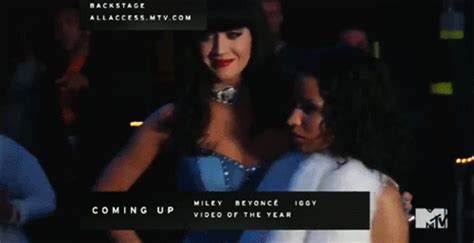 Katy Perry & Nicki Minaj MTV VMAs 2014