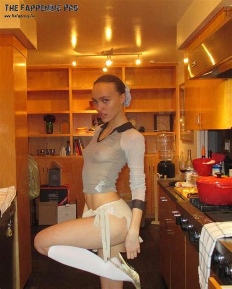 Lily Rose Depp Exposed Tits In The Kitchen Photos The Fappening