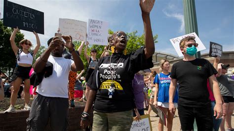 Activists protest the warrant lookup memphis public data access today 6