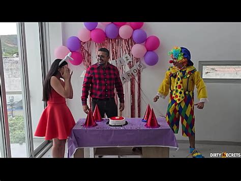 I FUCK BIRTHDAY GIRL AT HER FATHER S HOUSE WHILE HE WORKS XNXX
