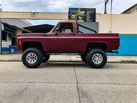 View build 4 Inch Lifted 1980 Chevy K5 Blazer 4WD | Rough Country