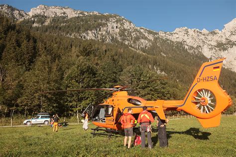 Bergretter Im Einsatz Bergwacht Berchtesgaden Und Christoph