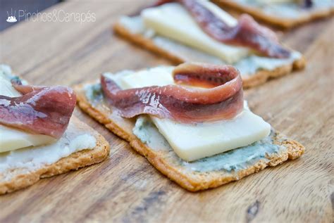 TOSTA DE ANCHOAS CON PALMITO Y QUESO ROQUEFORT Queso Roquefort