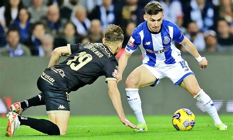 Primeira Liga Fc Porto Vence Vizela Ap S Autogolo De Pepe V Deo