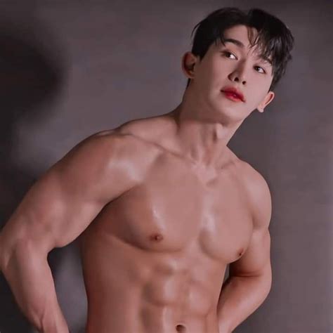 Handsome Asian Men Hot Asian Men Handsome Anime Guys Wonho Abs