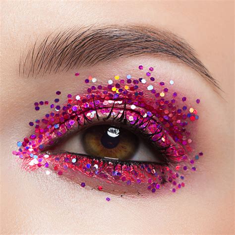 You Can PEEL OFF Your Glitter Eyeshadow Thanks To This New Product - Bellatory News