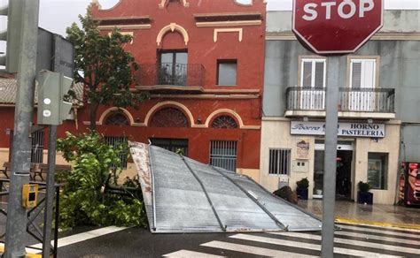 El Viento Arranca La Cubierta Del Estadio Municipal De Sueca Las