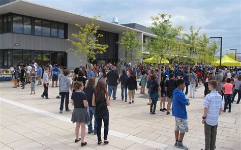 Kids Put On A Class Act As Dodea Schools Welcome Students Back Stars