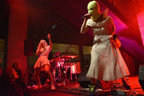 Pussy Riot U MSU Performans Protiv Putina Glazba Hr