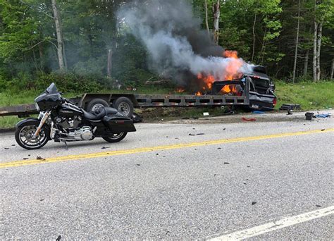 7 Dead 3 Hurt In Fiery Crash Between Truck Motorcycles