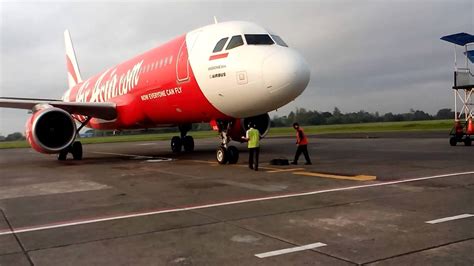 Parkir Pesawat Air Asia Di Bandara Adisucipto Yogyakarta YouTube