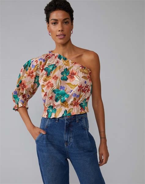 Blusa de um ombro só 20 looks estilosos perfeitos para qualquer ocasião