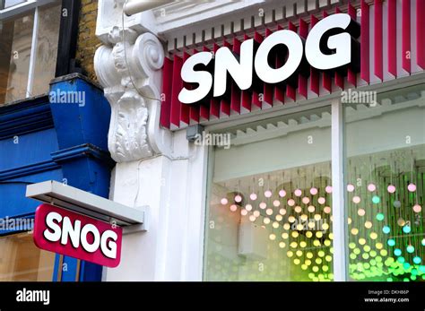 London England Uk Snog Frozen Yogurt Shop Stock Photo Alamy