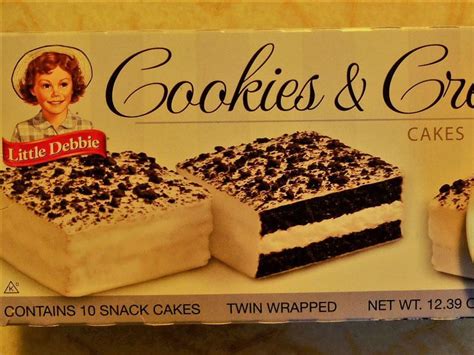 Little Debbie Cookies and Creme Cakes Best Junk Food, Junk Food Snacks, Fun Food, Good Food ...