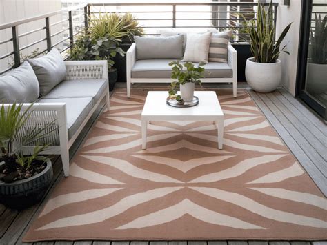 ways  turn  balcony   year  dream outdoor living space