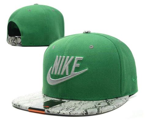 Кепка Snapback Nike с прямым козырьком | Gorras planas, Snapback nike ...