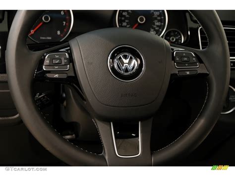 Deep Black Pearl Volkswagen Touareg V Wolfsburg Photo