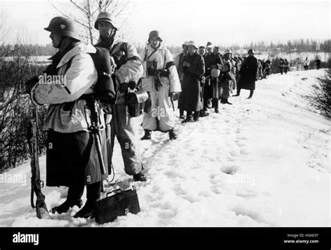 Deutsche Soldaten Winter Ostfront Stockfotos Und Bilder Kaufen Alamy