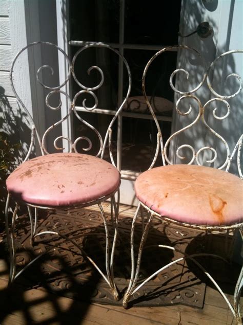 VINTAGE CAFE TABLE & CHAIRS - French Country Cottage