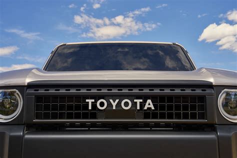 2024 Toyota Land Cruiser Debuts As All New Ford Bronco Rival