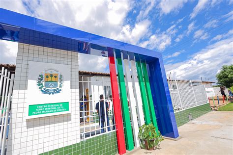 Governador Inaugura Primeira Escola De Tempo Integral Dentro De