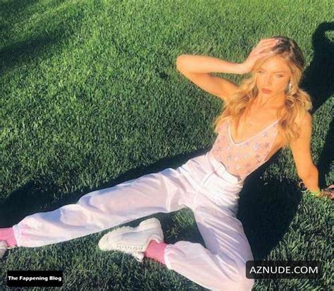 KARI RILEY Nude AZNude