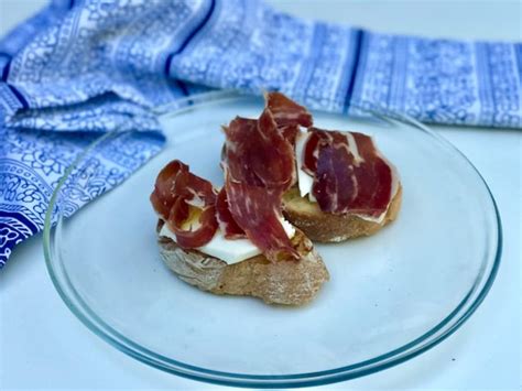 Tostadas de Jamón Serrano y Queso Fresco Receta ekilu