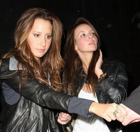 Blog Delateles Ashley Tisdale Es HOT Y Ebria