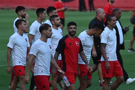 El emotivo banderazo de los hinchas de Newell s El Gráfico