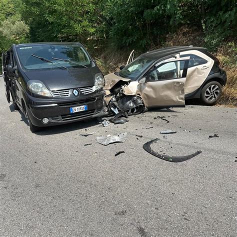 Incidente Nel Vibonese Due Auto Contro Un Furgone Sulla Sp11 Ferito