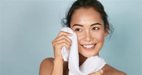 Como Limpar O Rosto - Como Limpar o Rosto Corretamente – Dicas de Skincare