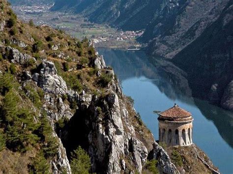 La Rocca D Anfo Fortezza Sul Pendio Del Monte Censo Vi Regaler Un