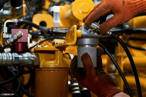 Why Hydraulic And Lube Oil Filtration Is Crucial For Industrial Equipment