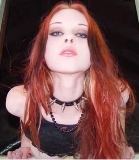 Pin By Dila On Black Gloss In 2021 Liz Vicious Pretty People Grunge Hair