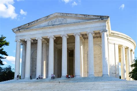 Visiting The Thomas Jefferson Memorial In Washington Dc Ambition Earth