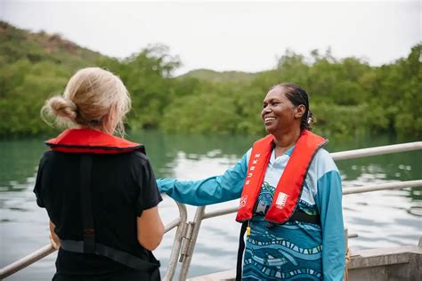 Oolin Sunday Island Cultural Tours Backpacker Deals