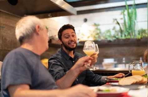 Bares E Restaurantes Ga Chos Esperam Faturar Mais Dia Dos Pais Kom Fm