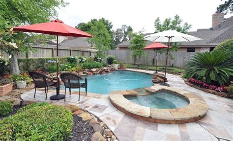 27 Best Kidney Shaped Pool Designs - Designing Idea