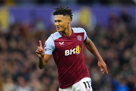 Ollie Watkins Reacts To Top Class Aston Villa Legend In Action