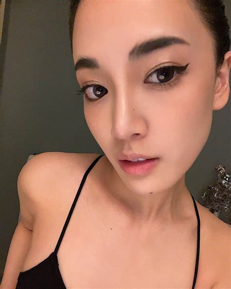 藤井夏恋さんのインスタグラム写真 藤井夏恋instagram「久しぶりにアイラインひいたの🐈‍⬛🖤 👁 Ash Gray👁