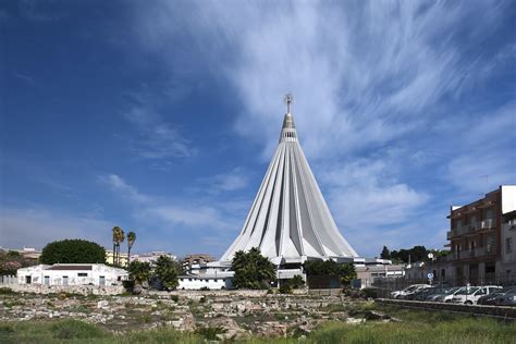 Madonna Delle Lacrime Il Santuario E La Lacrimazione ItSiracusa