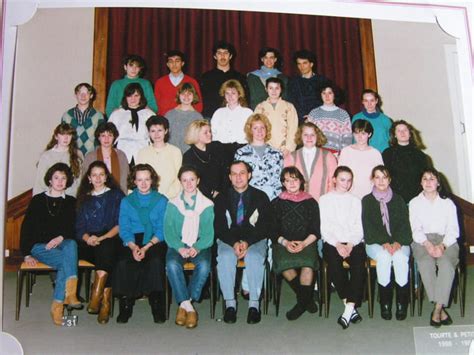 Photo de classe 1ère A2 de 1986 Lycée Gay Lussac Copains d avant