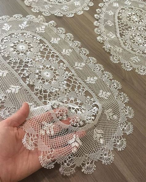 Görüntünün olası içeriği iç mekan Crochet doily patterns Lace