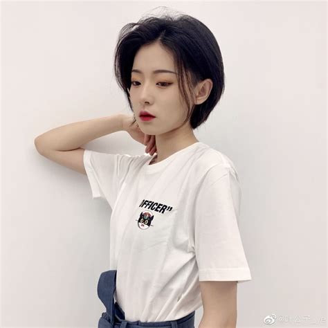 Cô nàng đẹp trai nhất TikTok Trung Quốc có gì hot mà hút tới gần 400 triệu lượt yêu thích